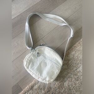 Kipling Keefe White Crossbody Bag ($94 Retail)